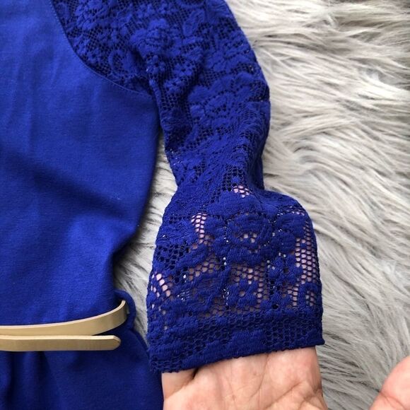 𝅺yumi Blue Lace Arm Dress with Belt - Picture 5 of 9